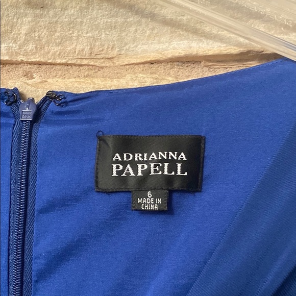 Adrianna Papell Jersey & Charmeuse
Shutter Pleat Dress Sz 6 Royal Blue - Picture 5 of 10